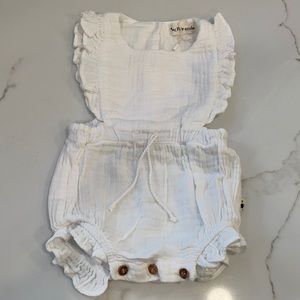 My little cozmo baby girl white ruffle trim romper size 9 months